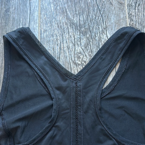 Lululemon black tank top size 4 - Picture 8 of 10